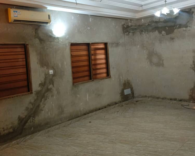 UNE VILLA COUR UNIQUE DE 3 CHAMBRES SALON CLIMÉ WCD CUISINE INTERNE