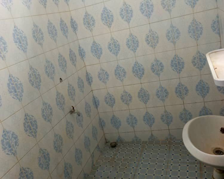 UNE VILLA COUR UNIQUE DE 3 CHAMBRES SALON CLIMÉ WCD CUISINE INTERNE