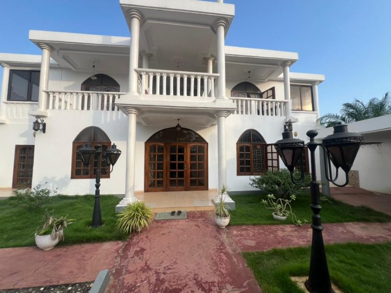 *MAISON BOURGEOISE À VENDRE À KEGUÉ*